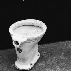 Những bức ảnh thời sơ khai của thiết bị vệ sinh Toto Nhật Bản
